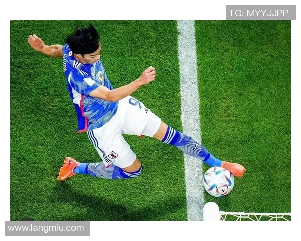 田亮足球明星身份揭秘他与足球的故事与成就分析